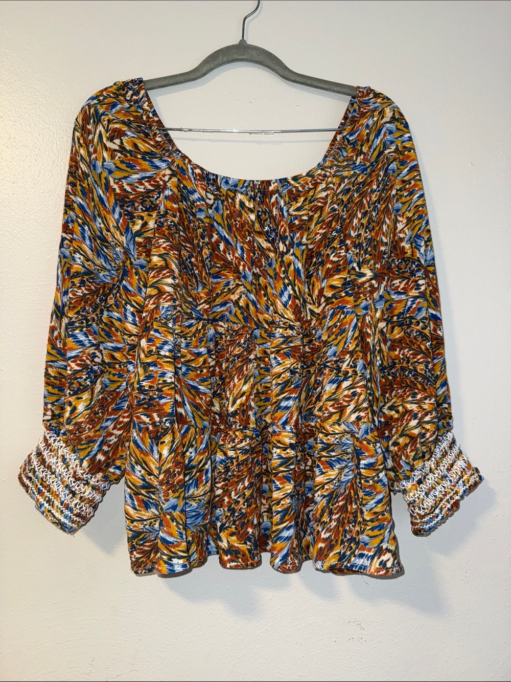 Cupio Multicolor Printed Peasant Blouse in Rust, Blue, Cream, Black size xl